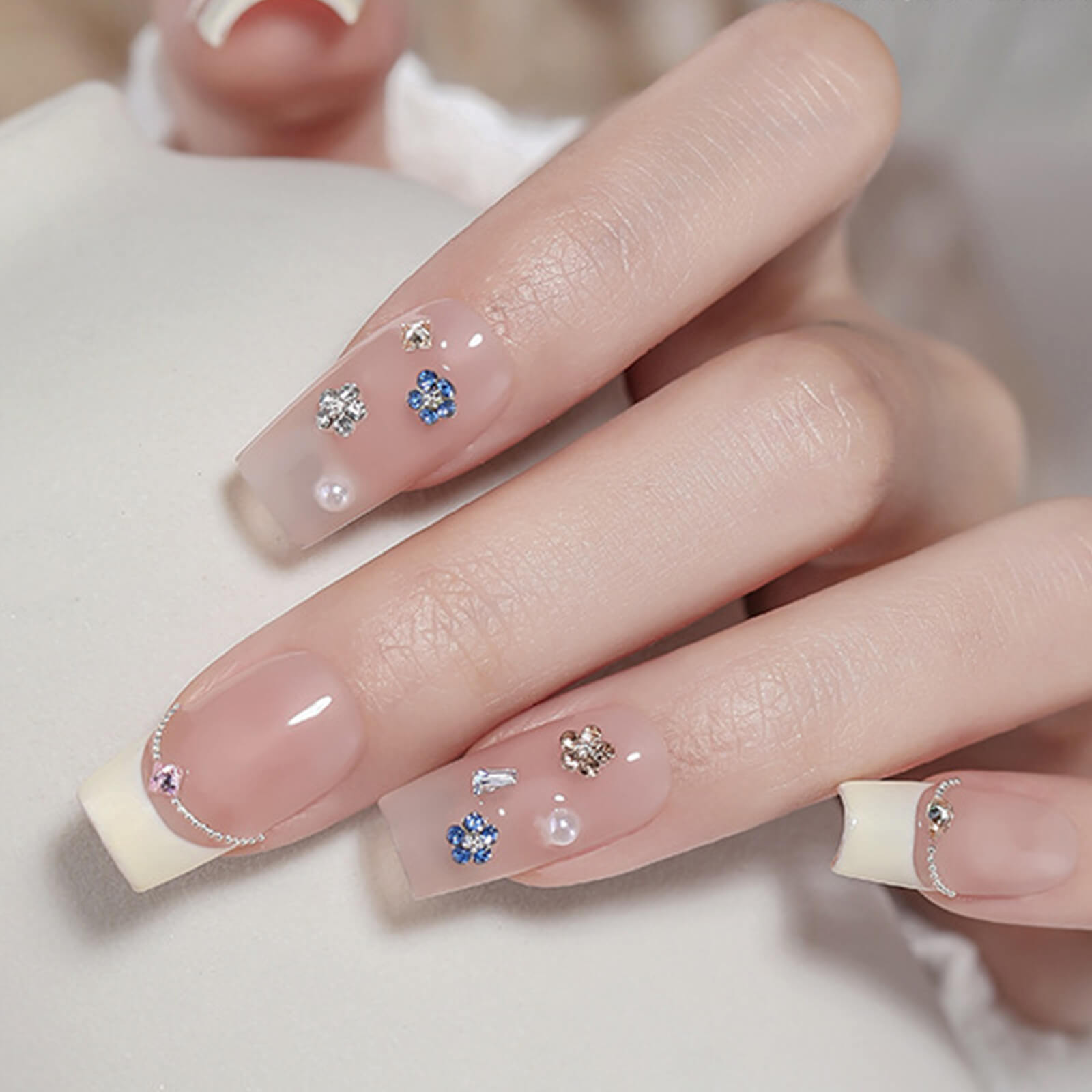 4pcs-mini-flower-charm-rhinestones-nail-design