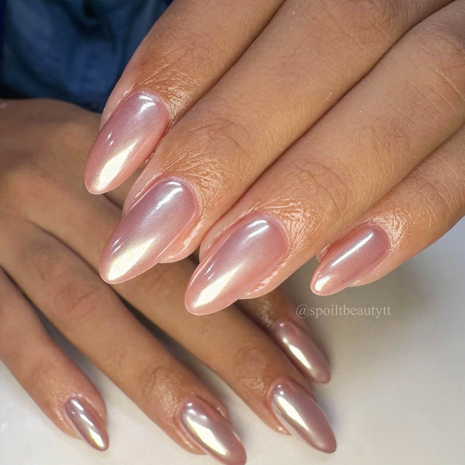 glazed-effect-nail-powder-translucent-pearl-nail-chrome