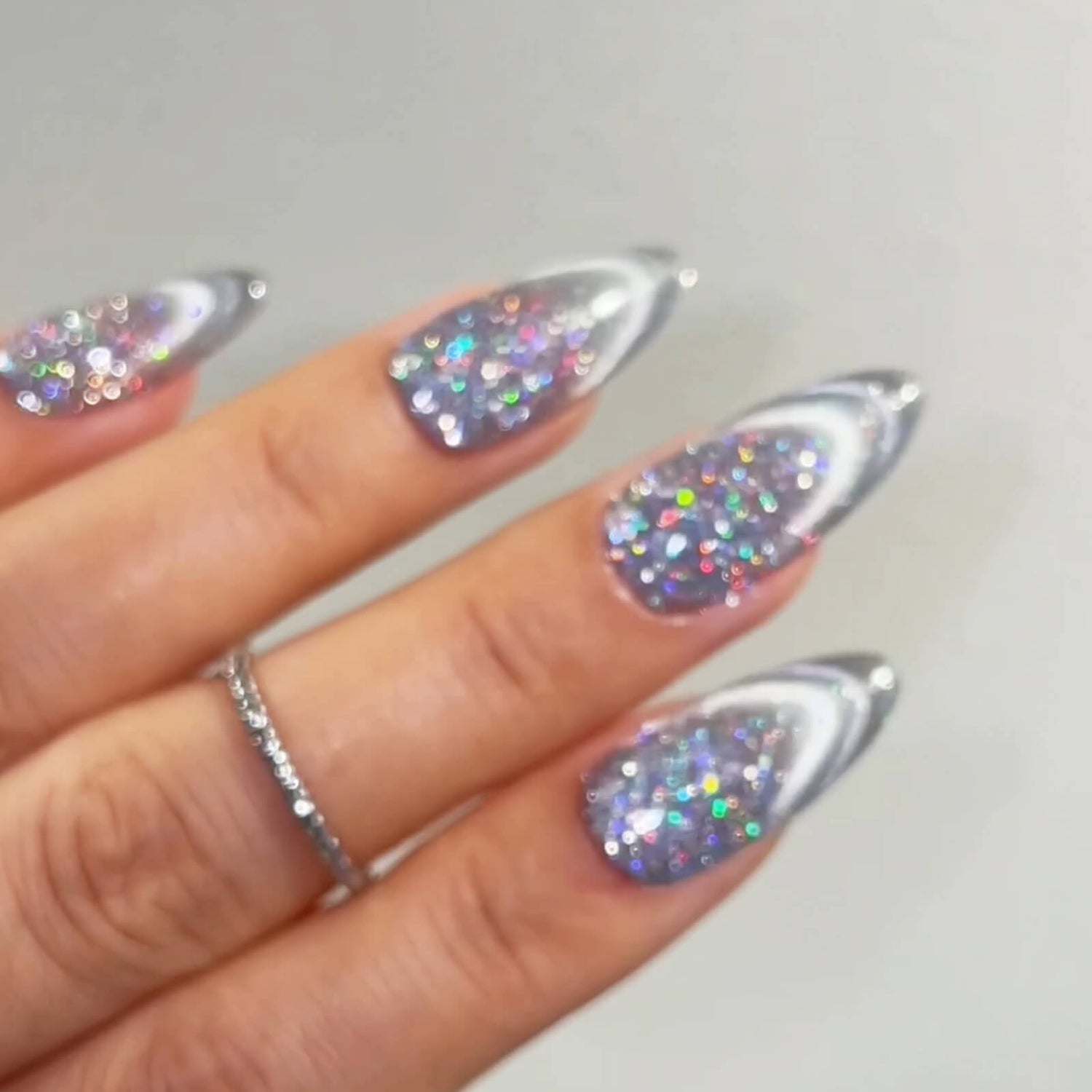 holo-glitter-gel-reflective-diamond-gel-nail-art-2