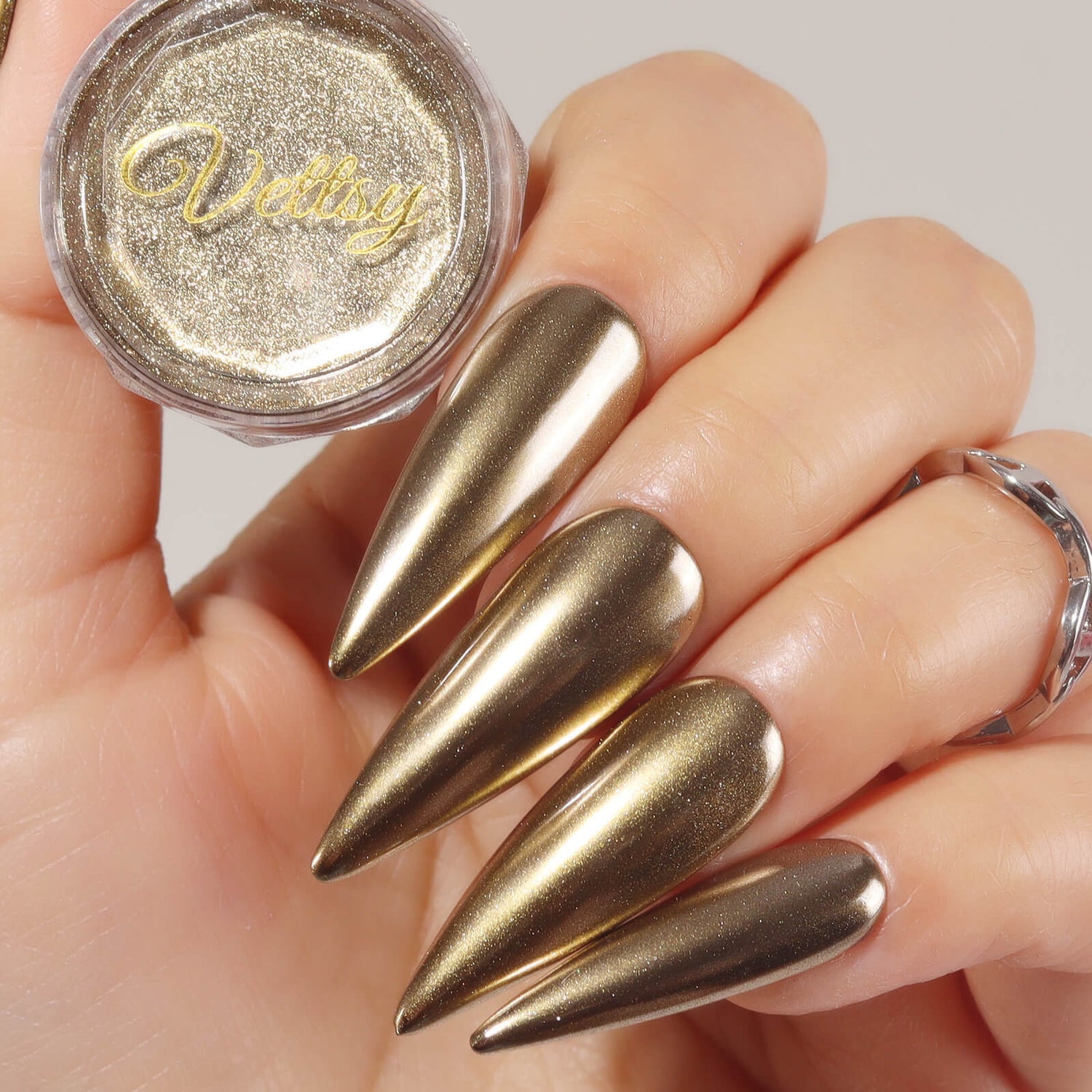 metal-nail-art-chrome-powder-gold-show