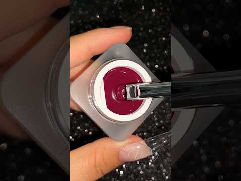 solid-gel-nail-polish-color-swatch-41-mad-about-u